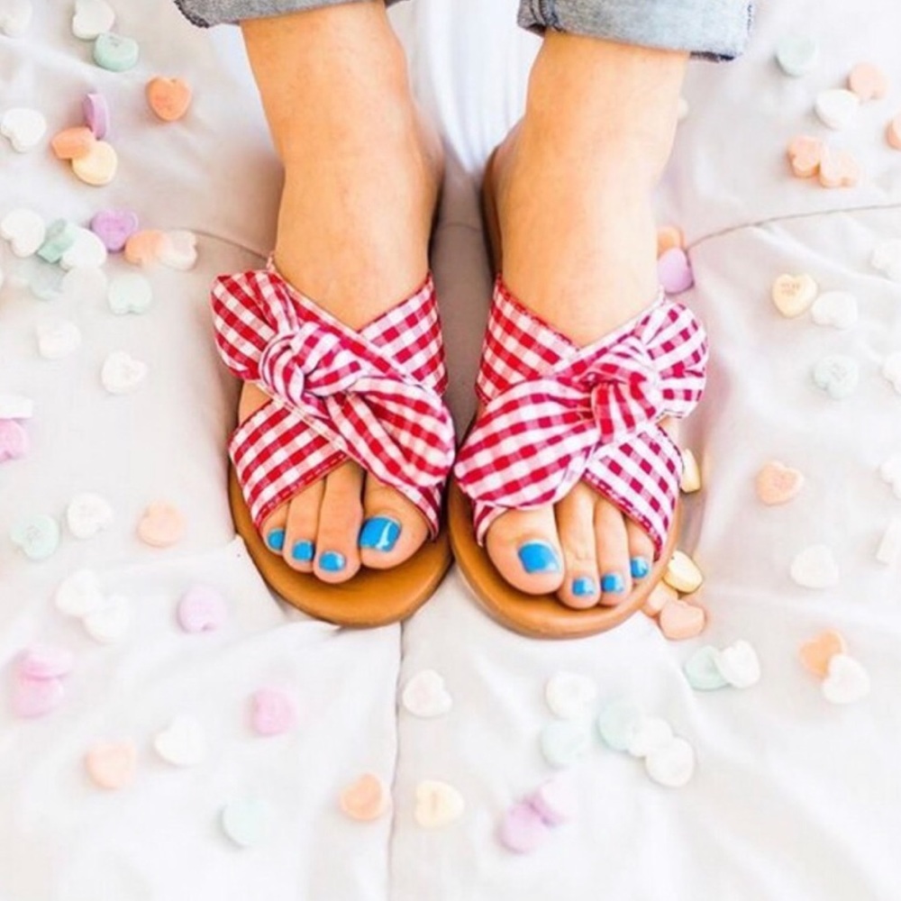 Red and white striped sandals! ❤️❤️
